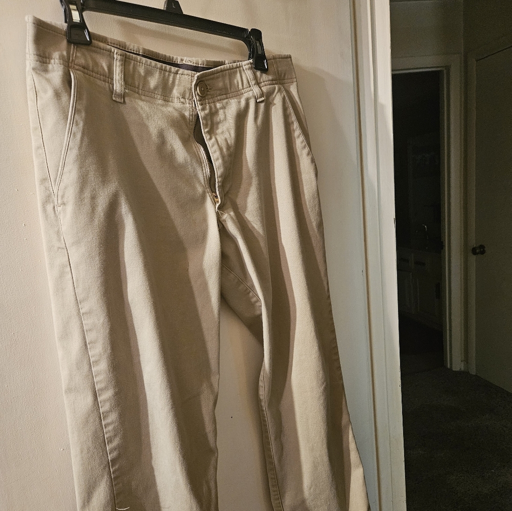 Men's khaki pants